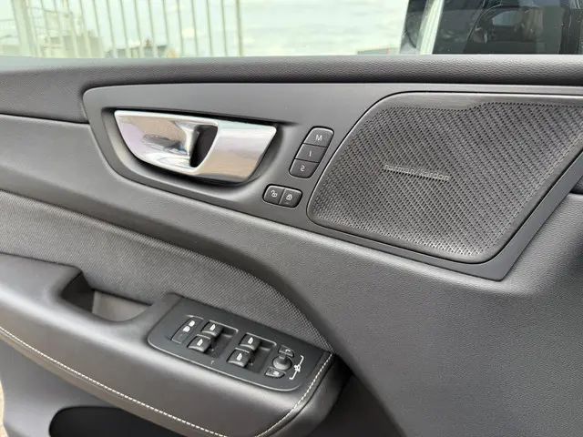 Volvo XC60 B4 D AWD Plus Dark 2023 Diesel 27