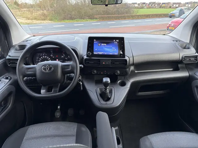 Toyota ProAce CITY Verso 1.2 Turbo Live 2024 Benzine 3