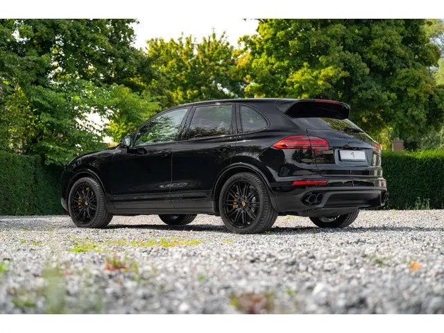 Porsche Cayenne 4.8 Turbo S 2014 Benzine 26