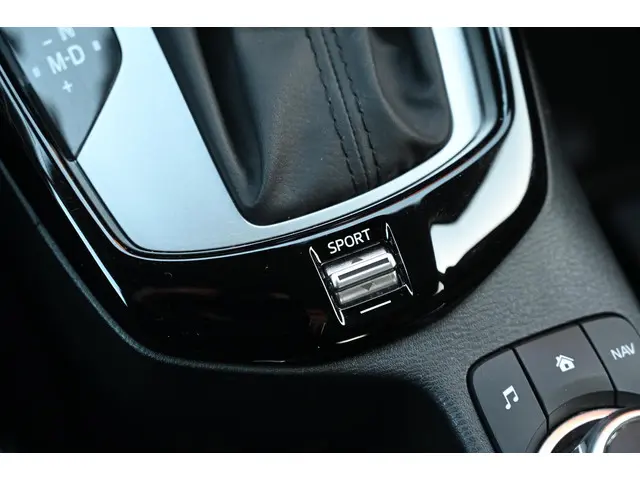 Mazda CX-3 SkyActiv-G 120 automaat GT-M 2015 Benzine 35