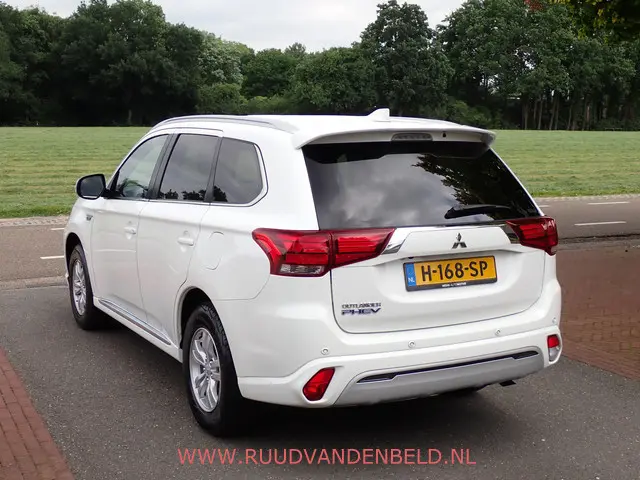 Mitsubishi Outlander 2.4 PHEV Pure 2020 Hybride Benzine 5