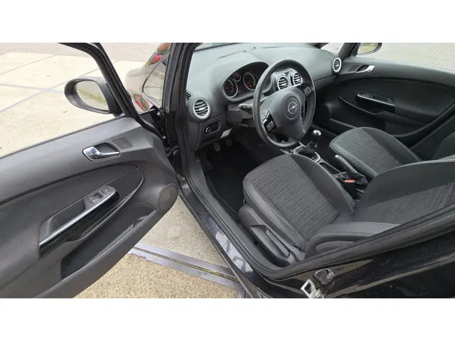Opel Corsa 1.2-16V Berlin 2014 Benzine 5