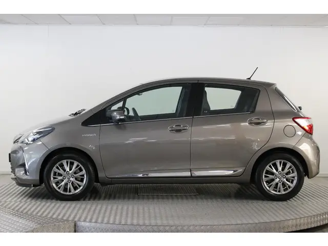 Toyota Yaris 1.5 Hybrid Executive 2017 Hybride Benzine 7