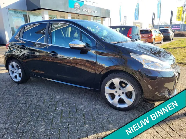 Peugeot 208 1.2 VTi Allure 2013 Benzine 8