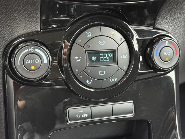 Ford Fiesta 1.0 EcoBoost Titanium 2013 Benzine 24