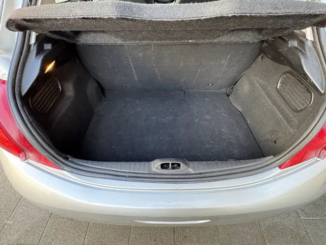 Peugeot 208 1.0 PureTech LIKE 2015 Benzine 12