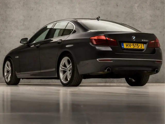 BMW 5 Serie 535i High Executive 2016 Benzine 3