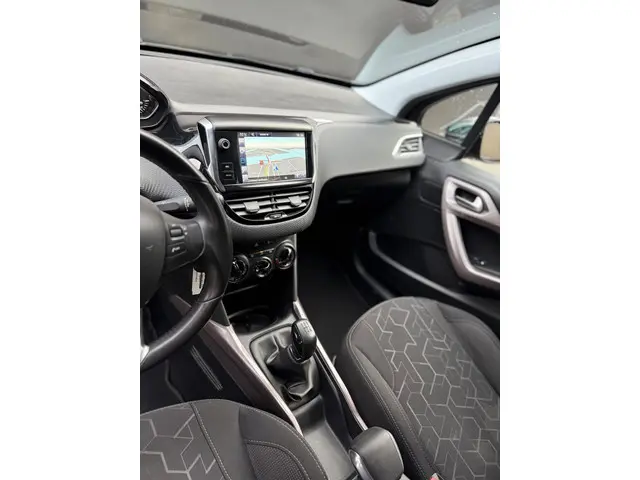 Peugeot 2008 1.2 PureTech Blue Lion 2016 Benzine 35