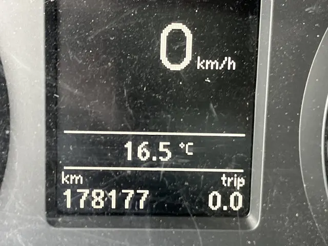 Volkswagen Transporter 2.0 TDI L2H1 Highline 2016 Diesel 19