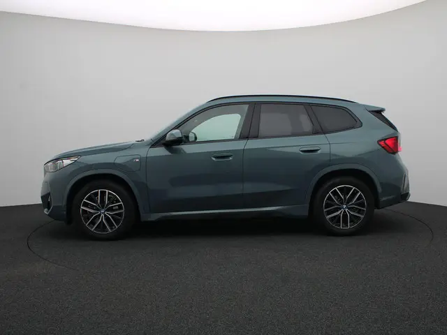 BMW X1 xDrive25e 2024 Hybride Benzine 4