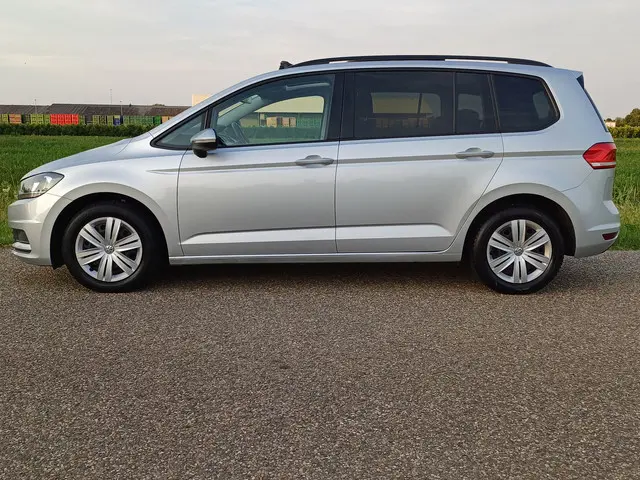 Volkswagen Touran 1.5 TSI Comfortline 7 Pers. 2019 Benzine 9