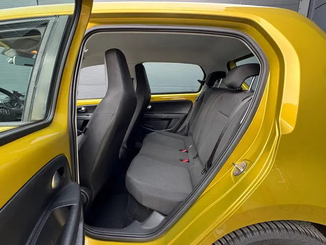 Volkswagen up! 1.0 BMT move up! Facelift / Nap 2017 Benzine 7