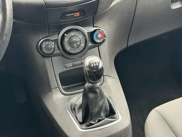 Ford Fiesta 1.0 Style 2015 Benzine 31