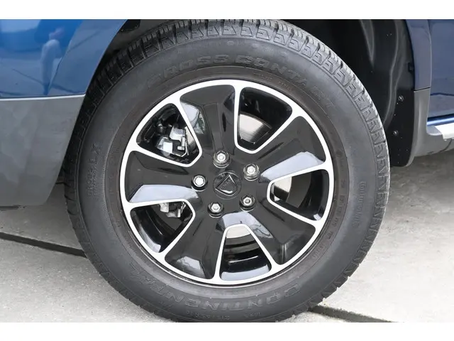 Dacia Duster TCe 130 4x2 Blackshadow 2017 Benzine 4