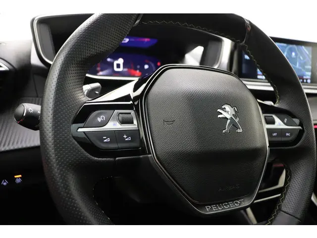 Peugeot 208 1.2 PureTech GT Pack 2022 Benzine 30