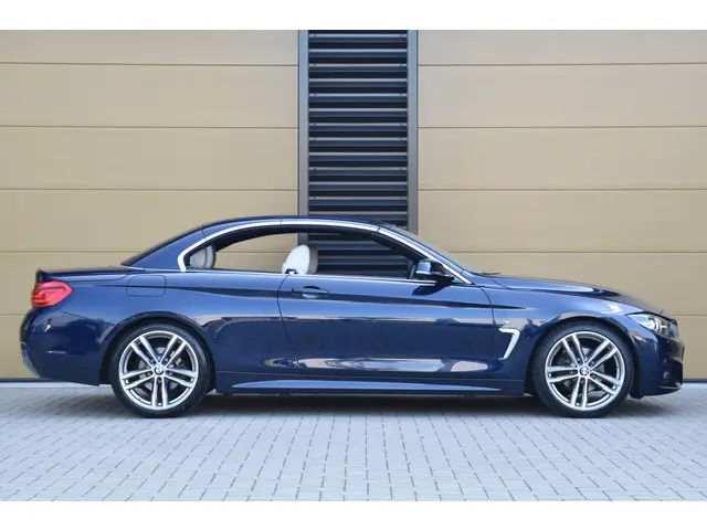 BMW 4 Serie Cabrio 420i High Executive 2017 Benzine 8