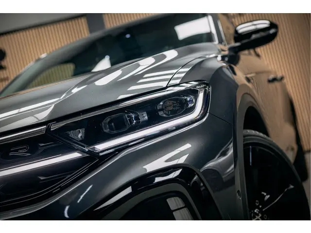 Volkswagen T-Roc 1.5 TSI R-Line Edition 2024 Benzine 23