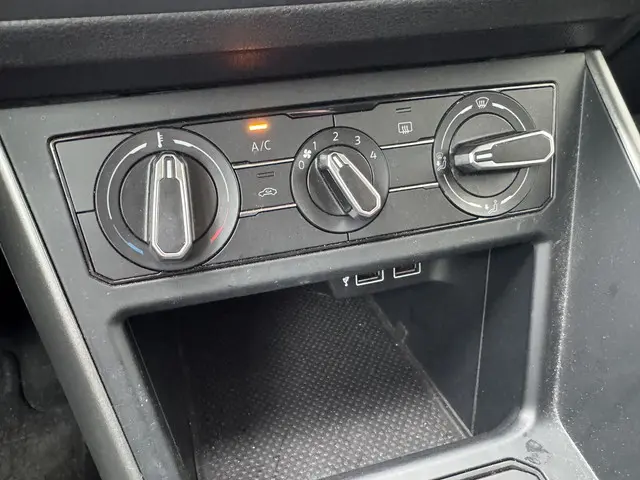 Volkswagen Polo 1.0 TSI Comfortline 2018 Benzine 12