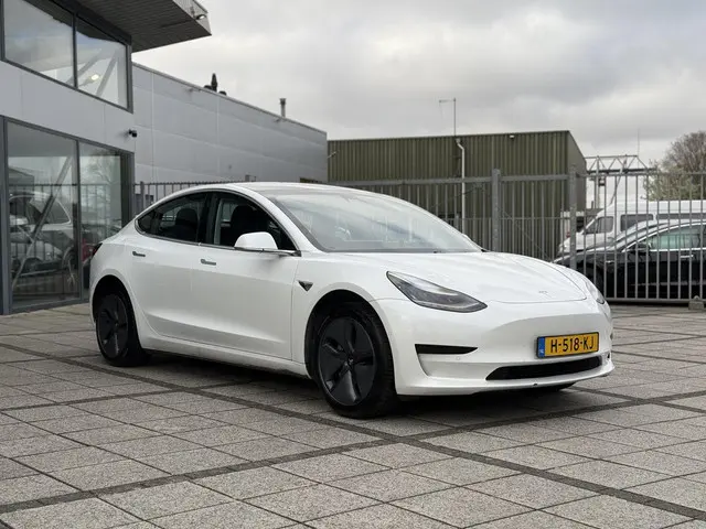 Tesla Model 3 Range Plus 2020 Elektrisch 7