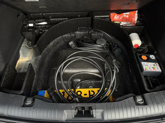 Ford Kuga 2.5 PHEV Titanium X 2021 Hybride Benzine 29