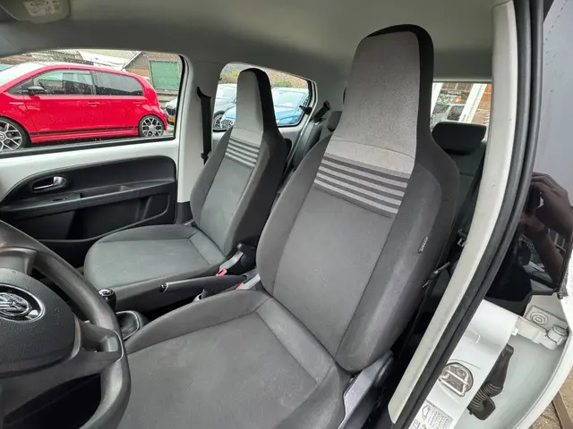 Volkswagen up! 1.0 BMT move up! 2017 Benzine 15