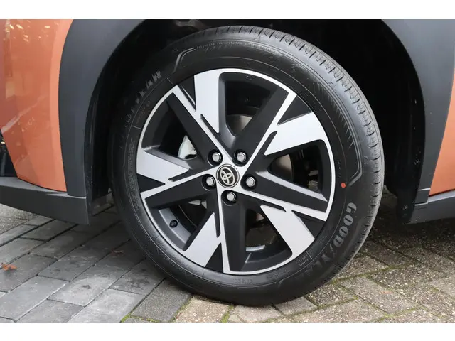 Toyota Aygo X Hybrid 115 pulse 2025 Hybride Benzine 5