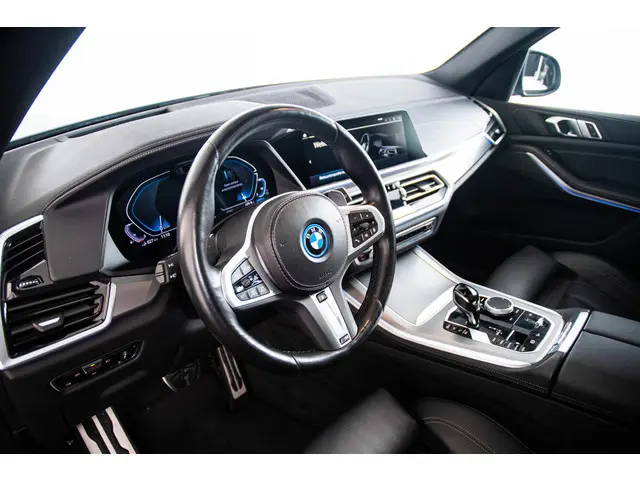 BMW X5 xDrive45e High Executive 2022 Hybride Benzine 42