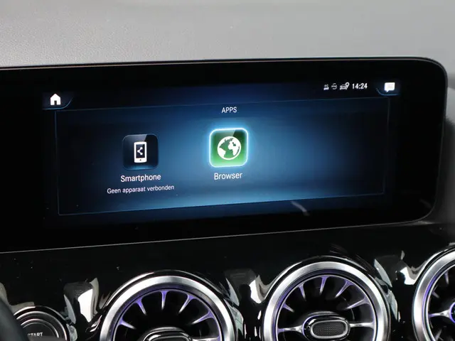 Mercedes-Benz GLA 250 e AMG Line 2021 Hybride Benzine 30