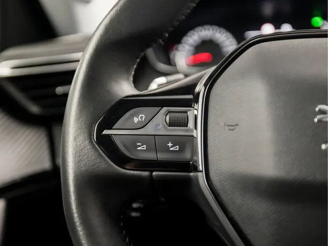 Peugeot 2008 1.2 PureTech Allure Sport 2021 Benzine 22