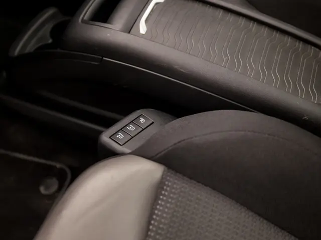 Citroën C4 Picasso 1.2 PureTech Sport 2017 Benzine 26