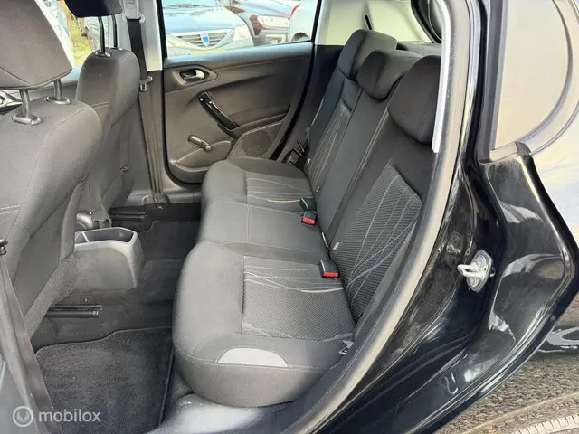 Peugeot 208 1.2 VTi Active,Airco,Cruise,5drs! 2013 Benzine 29