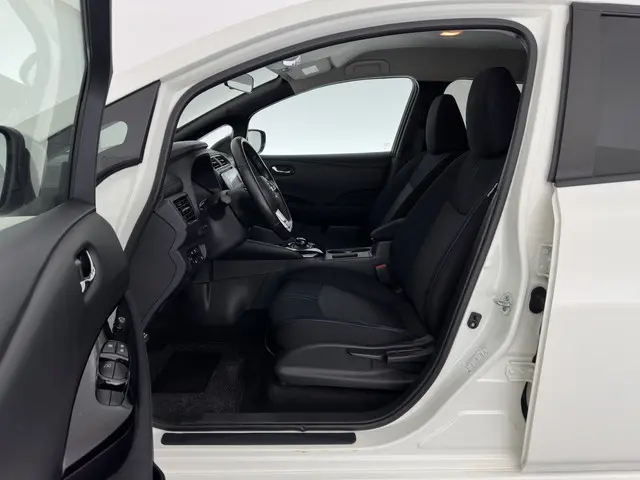 Nissan Leaf Acenta 40 kWh {SOH-90%} 2020 Elektrisch 8