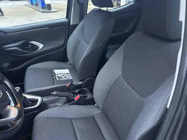 Toyota Yaris 1.5 VVT-i Active 2023 Benzine 12