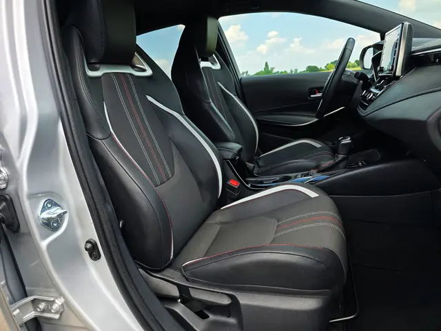 Toyota Corolla 1.8 Hybrid GR-Sport 2022 Hybride Benzine 12
