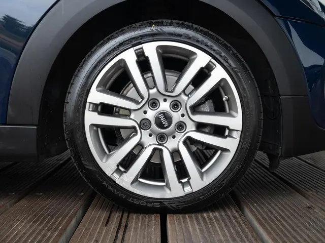 MINI 5-Deurs Cooper Aut. 2017 Benzine 6