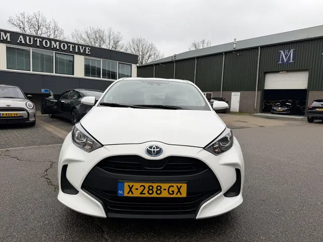 Toyota Yaris 1.5 Hybrid Active 2022 Hybride Benzine 10