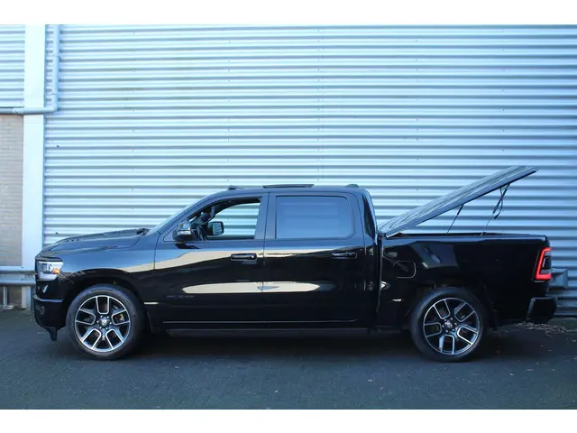Dodge Ram 1500 5.7 V8 4x4 Crew Cab Laramie 2021 LPG/Gas 22