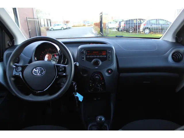 Toyota Aygo 1.0 VVT-i x-fun 2020 Benzine 4