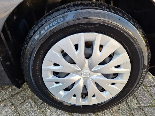 Mazda 2 Hybrid 1.5 CLIMA 2023 Hybride Benzine 8