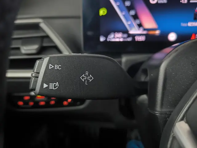 BMW 3 Serie 320e 2023 Hybride Benzine 21