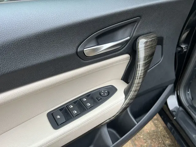 BMW 2 Serie Cabrio 220i 2015 Benzine 8