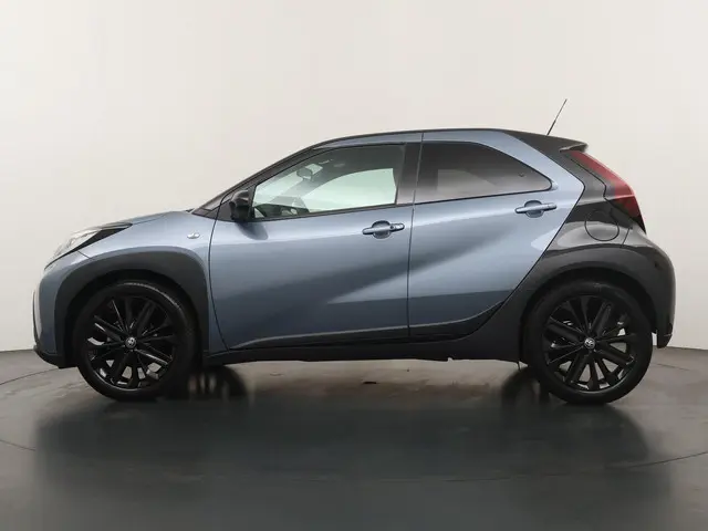 Toyota Aygo X 1.0 VVT-i MT Premium 2024 Benzine 2