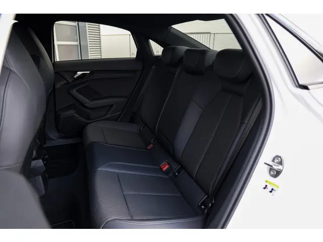 Audi A3 Limousine 35 TFSI 3x S-Line 150PK 2023 Benzine 32