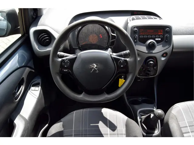 Peugeot 108 1.0 e-VTi Active Pack Premium 2017 Benzine 14