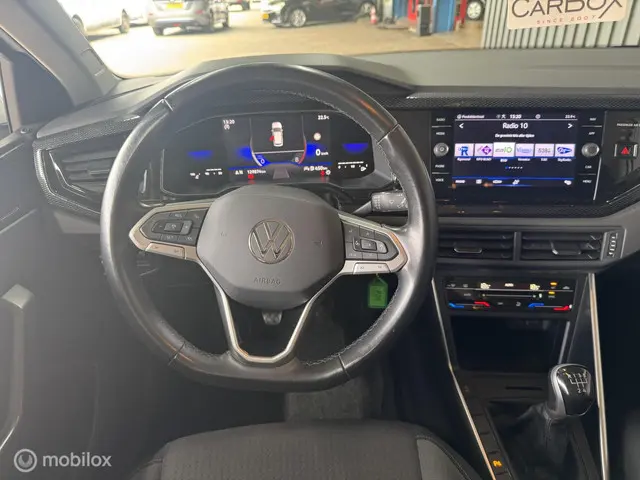 Volkswagen Polo 1.0 TSI R-Line 2022 Benzine 12