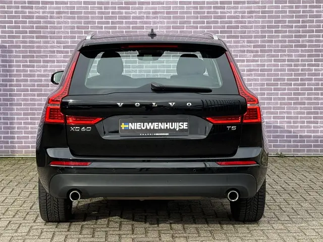 Volvo XC60 2.0 T5 Momentum 2019 Benzine 13