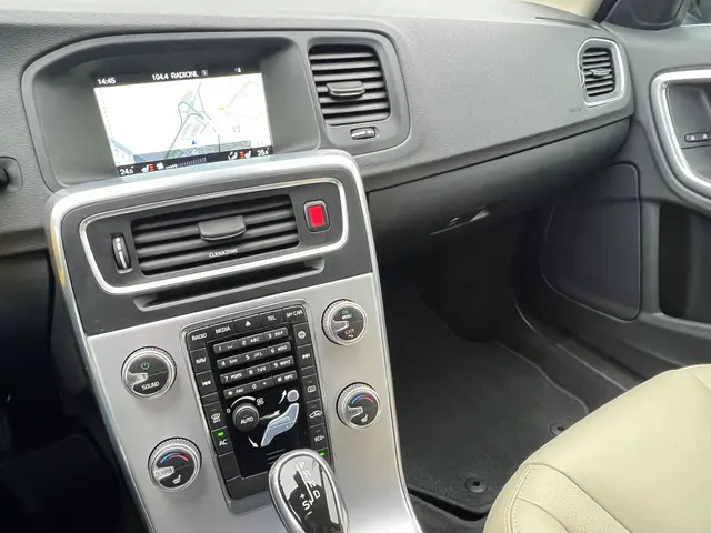 Volvo S60 1.5 T3 Automaat Nordic+ 2016 Benzine 14