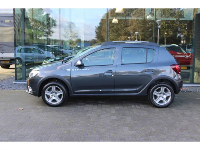 Dacia Sandero Stepway 0.9 TCe Laureate 2017 Benzine 4