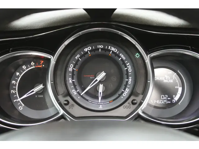 Citroën DS3 Cabrio 1.2 VTi Chic 2013 Benzine 12