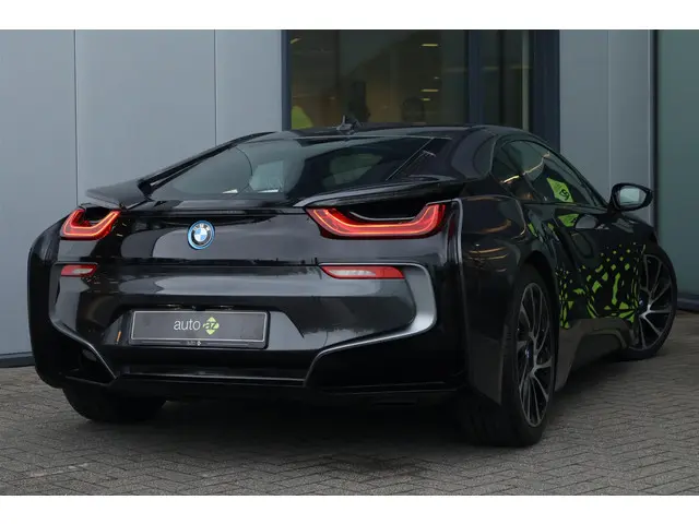 BMW i8 1.5 2015 Hybride Benzine 2